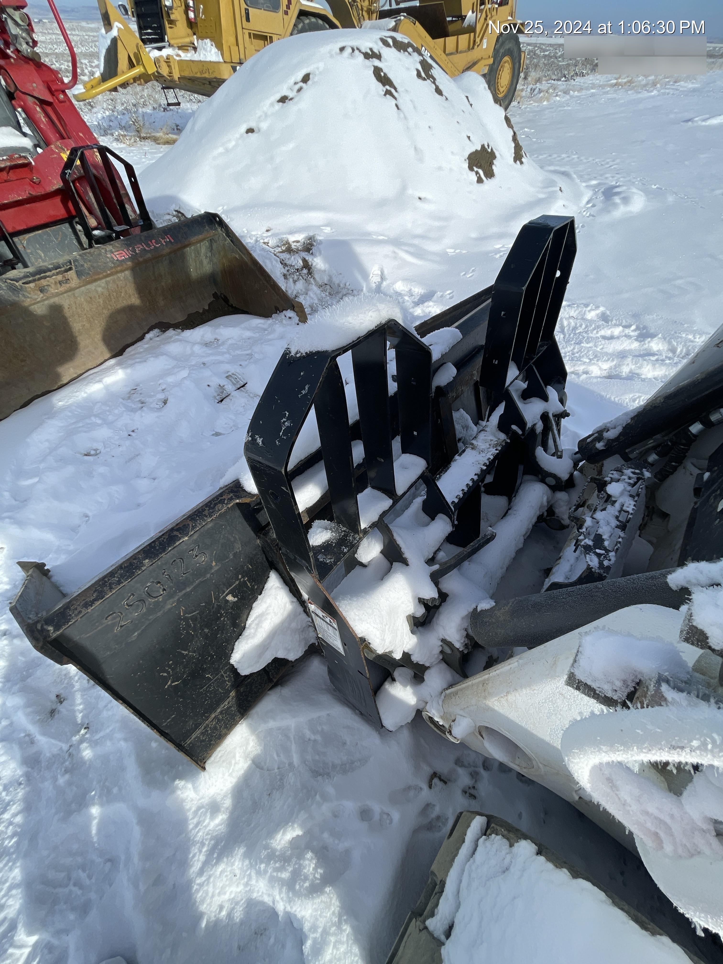 2022 TAKEUCHI 48" Pallet Forks - Takeuchi