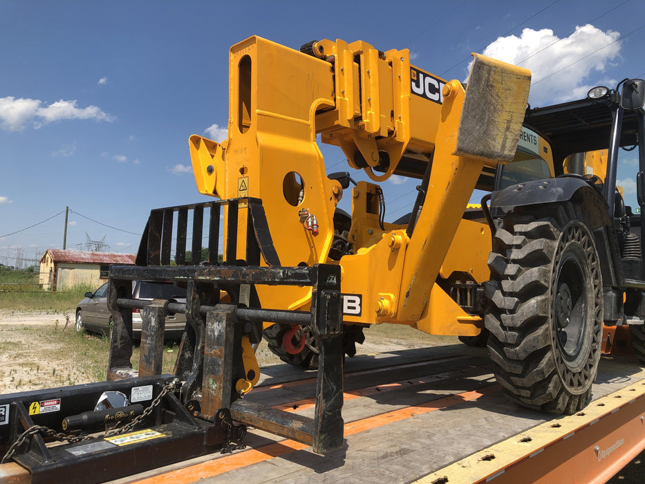 2020 JCB 512-56 Canopy, 74 HP, Solid Tires, STD Worklight, Beacon, Aux Hydraulics, Lifting Eye, Backup Alarm w/66" Carriage, 60" Forks