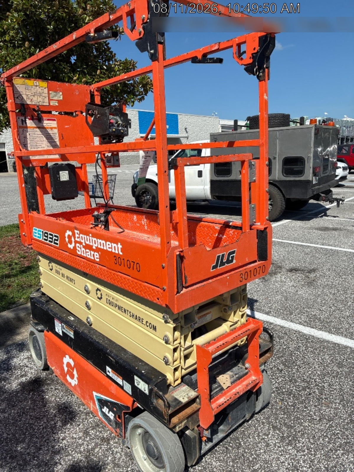 2023 JLG ES1932