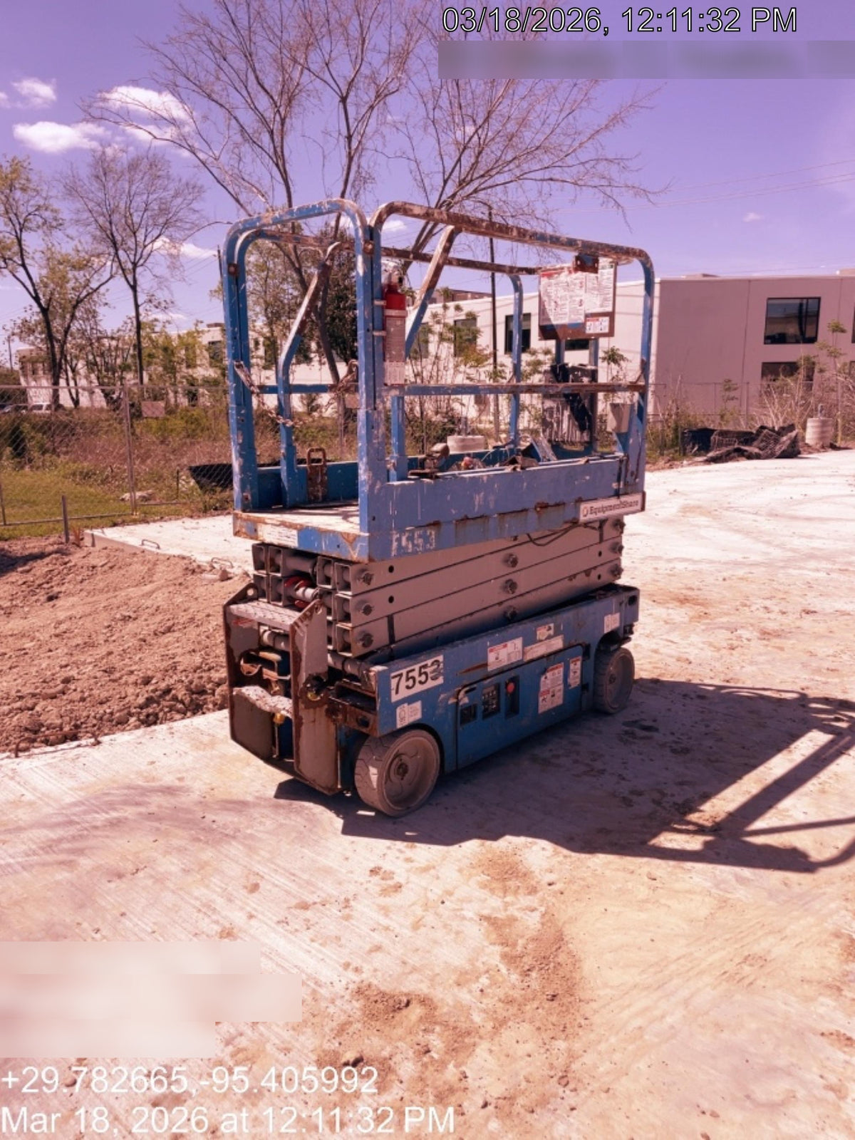 2017 Genie GS-1930 Genie GS-1930 Lift w/Fixed Rail and Chain Entry