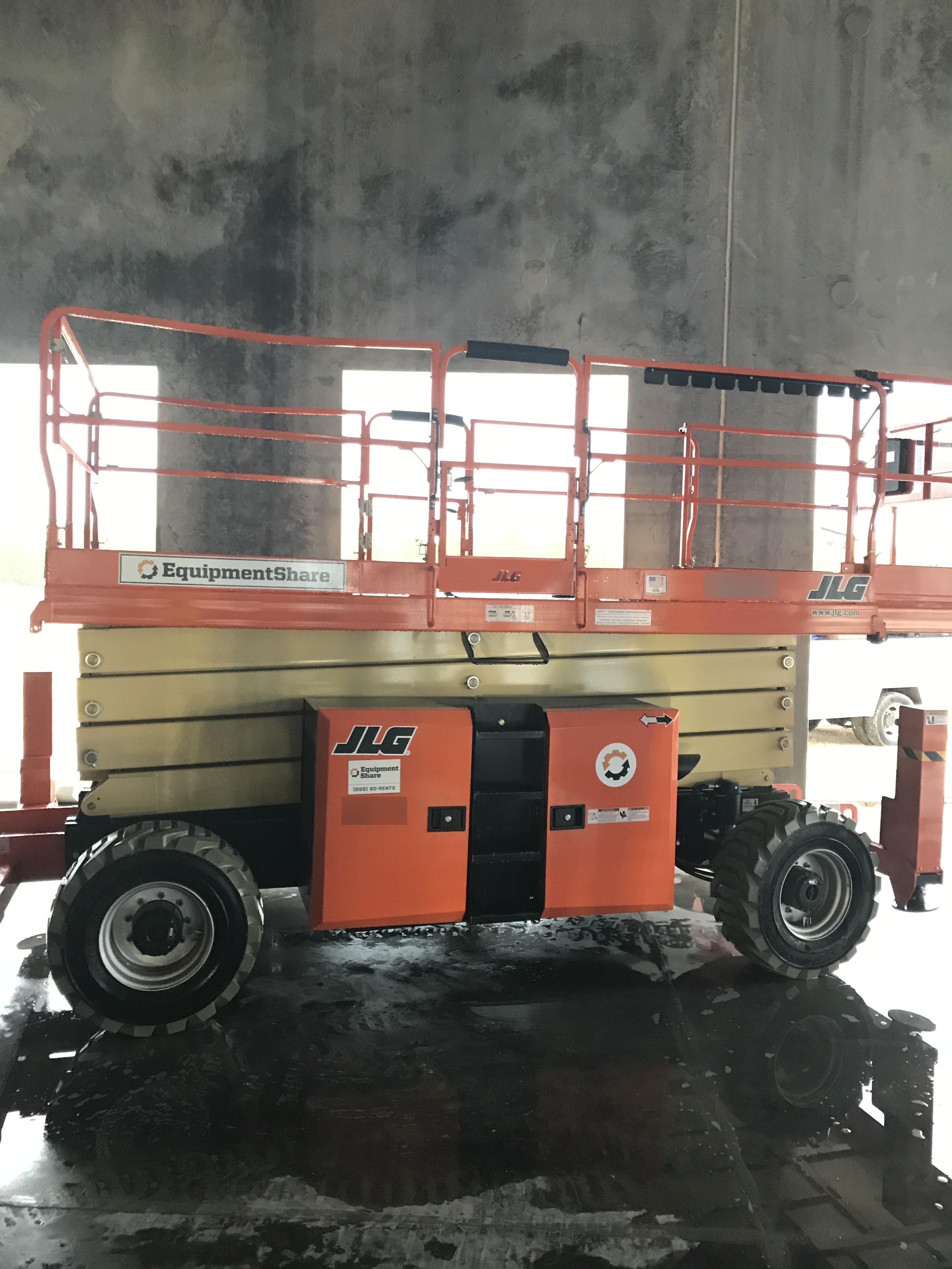 2019 JLG 430LRT