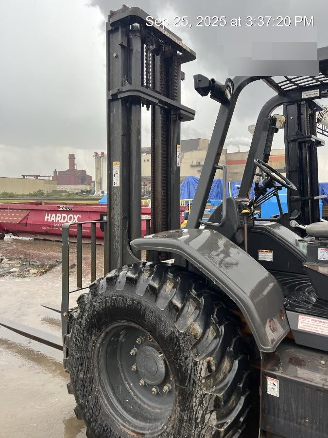 2019 CASE 588H