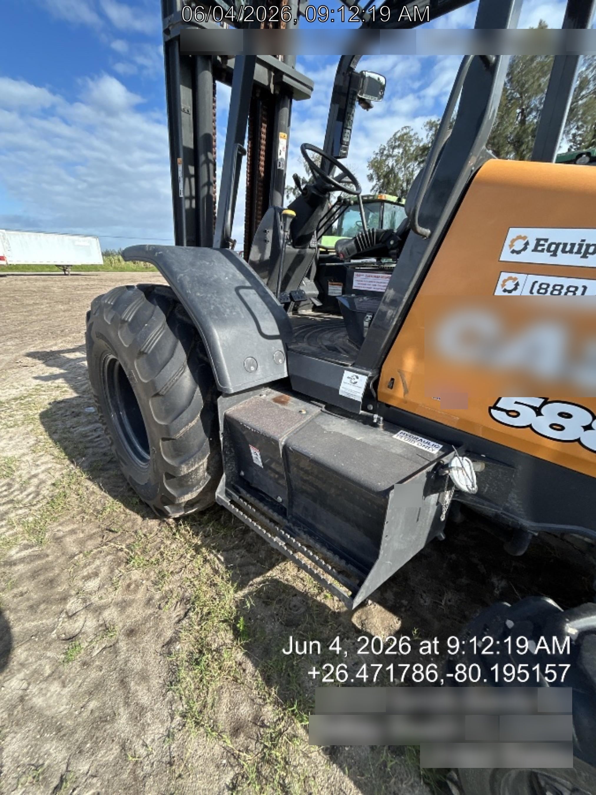 2022 CASE 588H