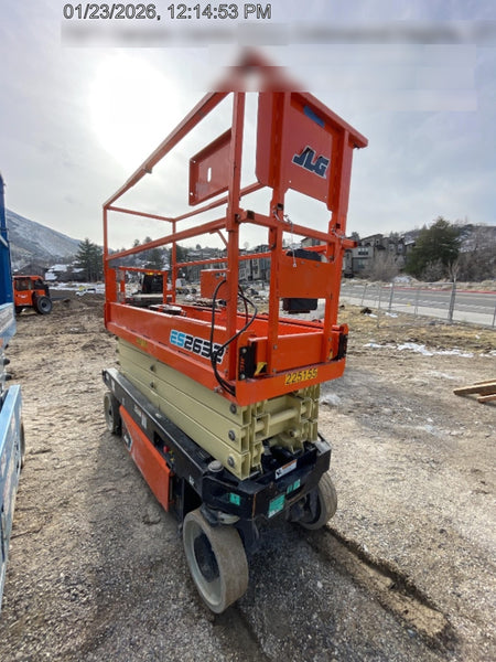 2022 JLG ES2632