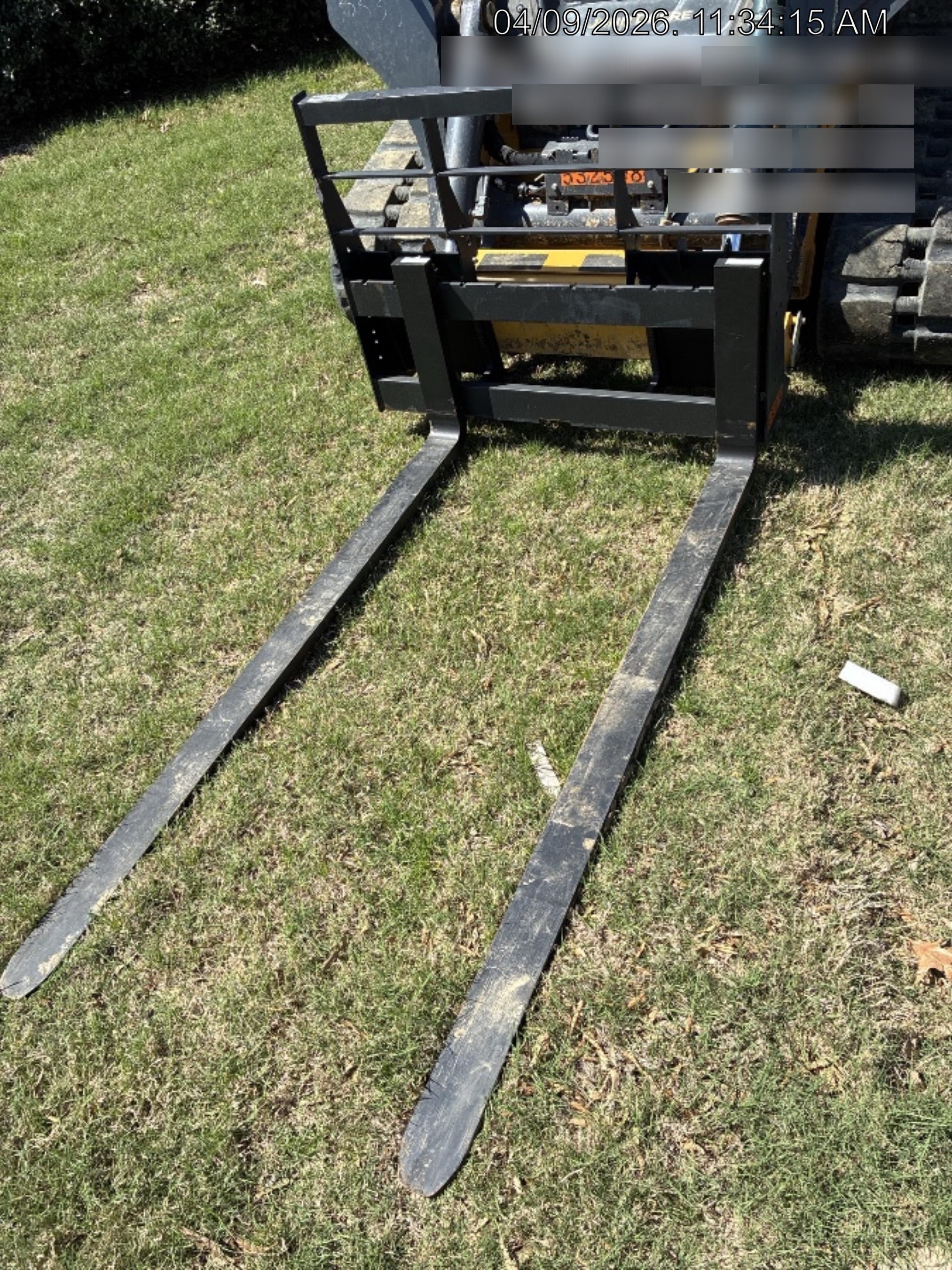 2025 ARROW MATERIAL HANDLING 72" Pallet Forks - Arrow