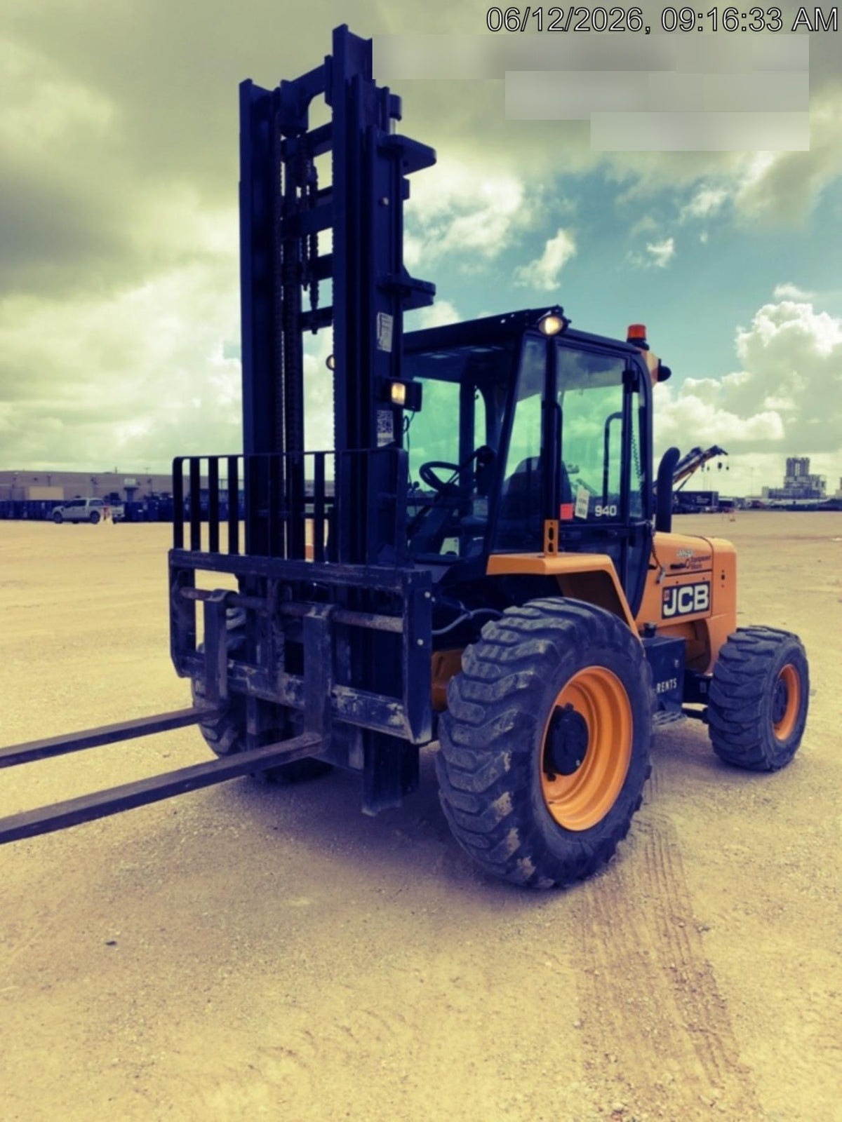 2025 JCB 940-4