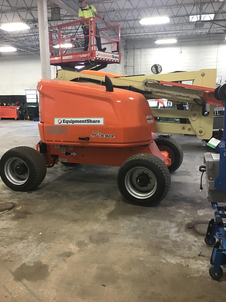 2019 JLG 450AJ