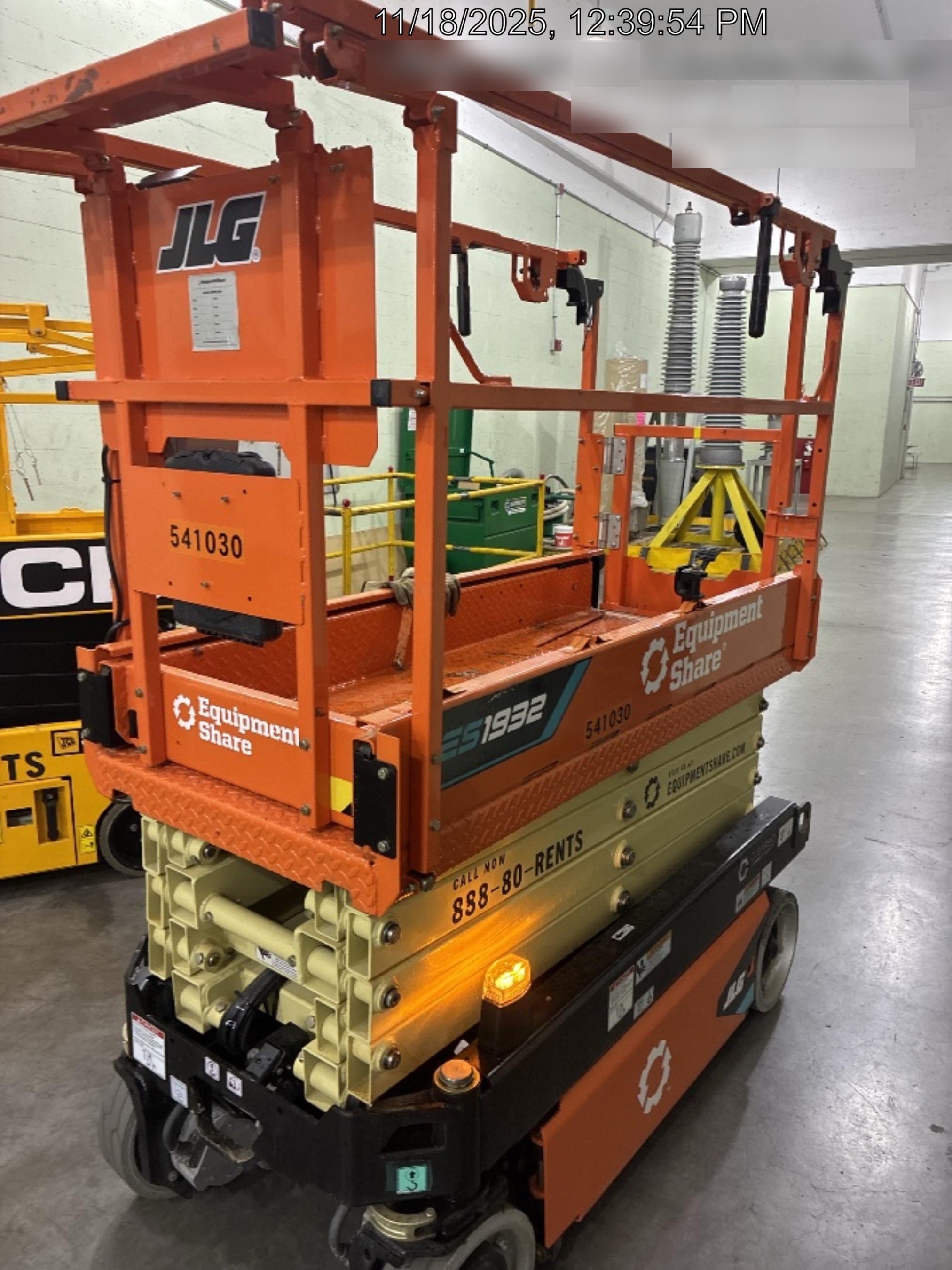 2025 JLG ES1932