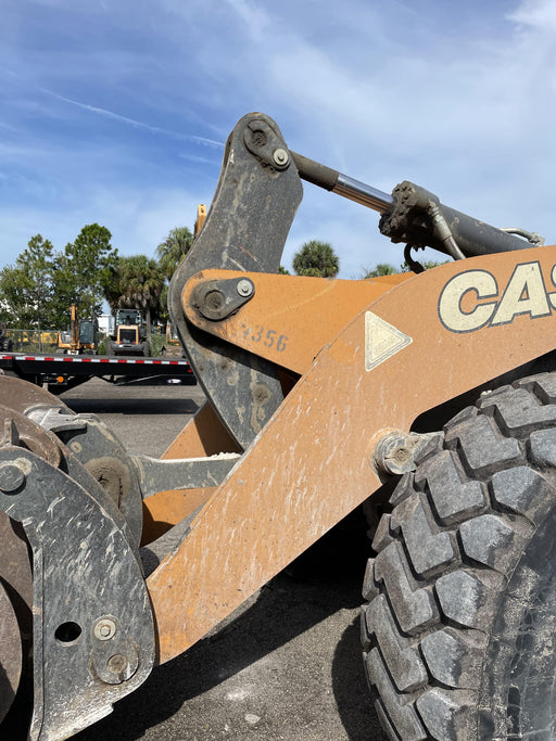 2018 Case 821G CLOSED CAB, 1 FUNCTION, JRB 418 STYLE HYD COUPLER