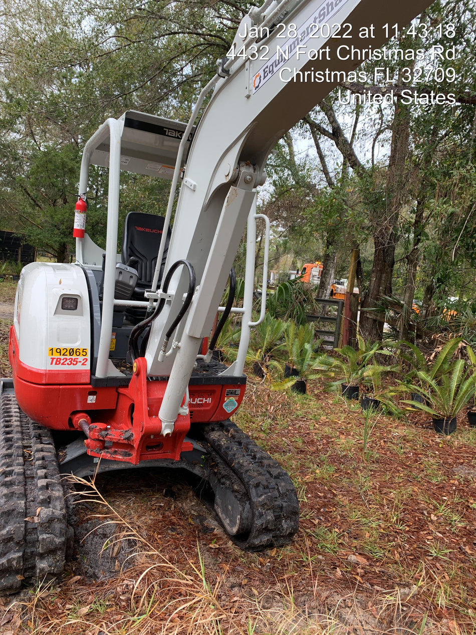 2021 TAKEUCHI TB235-2R