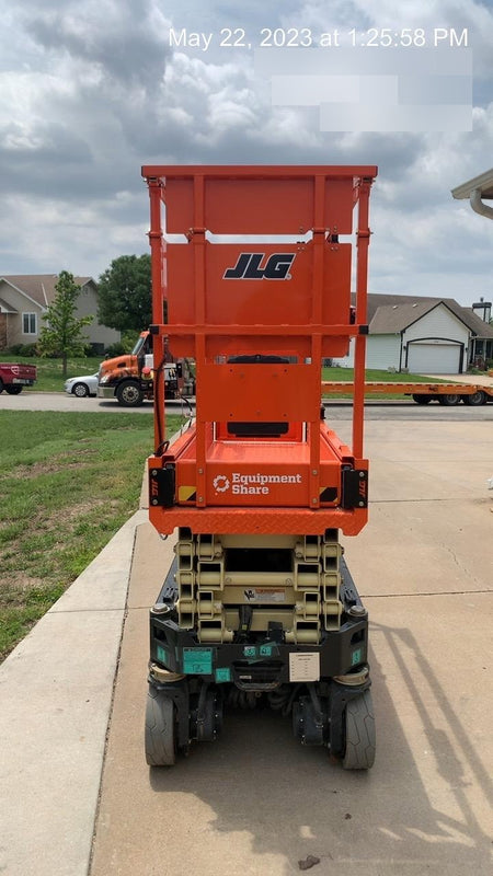 2023 JLG ES1932