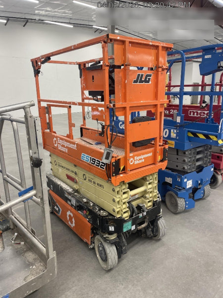 2022 JLG ES1932