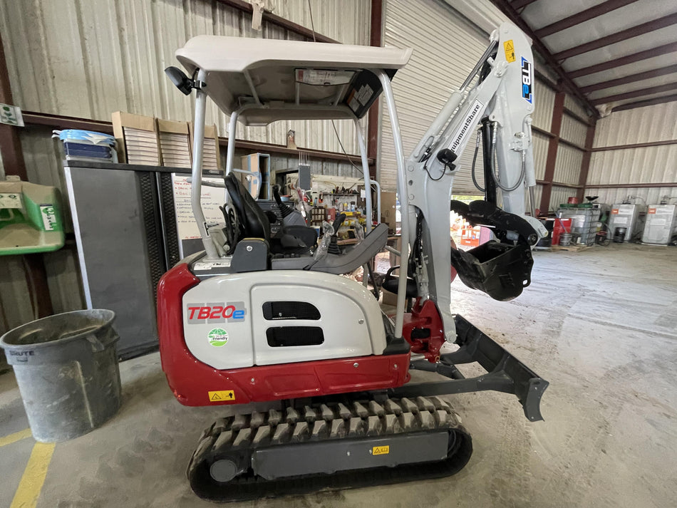 2022 TAKEUCHI TB20e