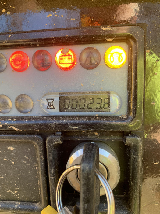 2021 Vac-Tron LP573XDT T4 Koehler Diesel Engine, 500 Gallon Debris Tank, x2 100 Gallon Water Tanks