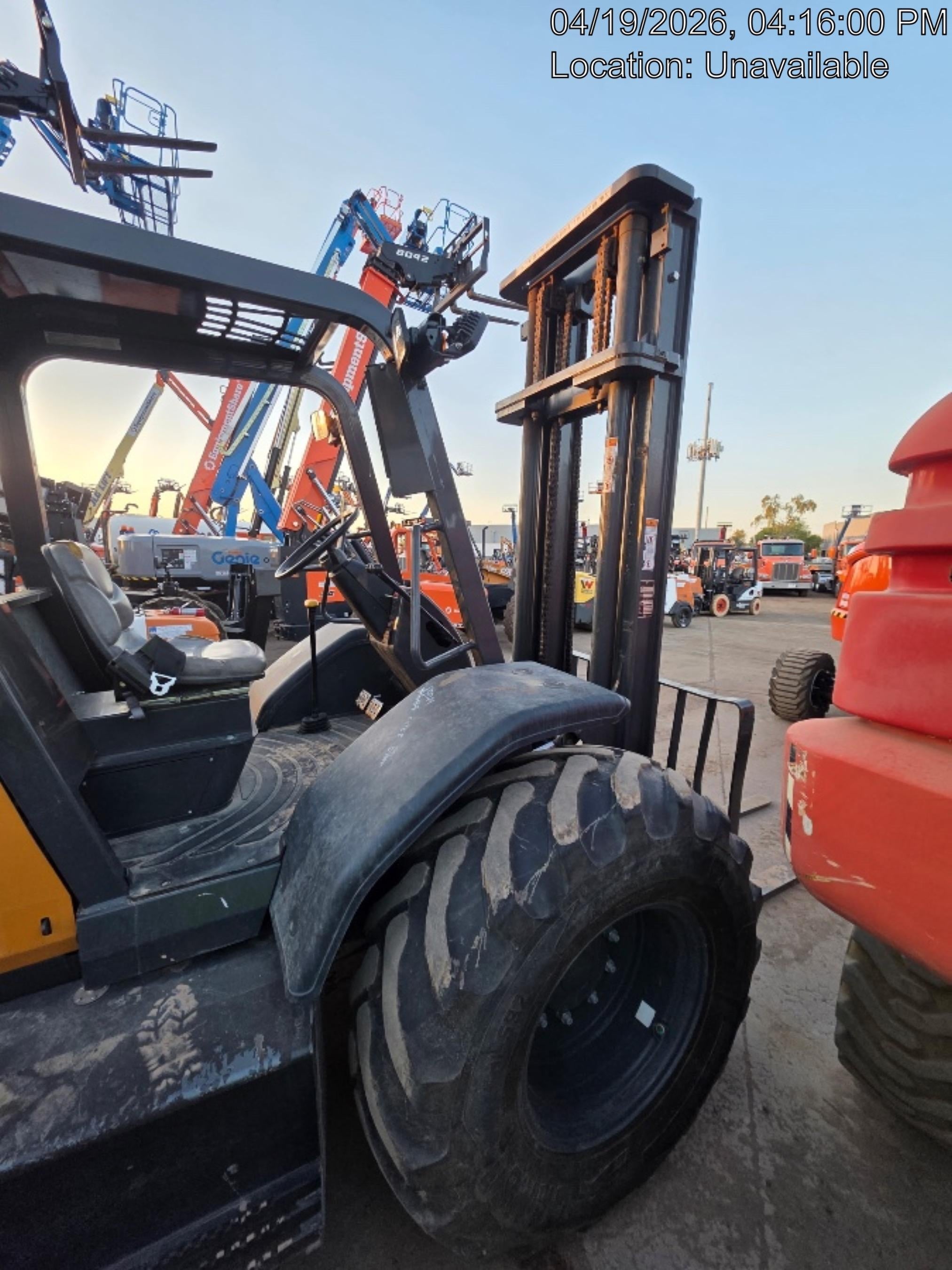 2023 CASE 588H