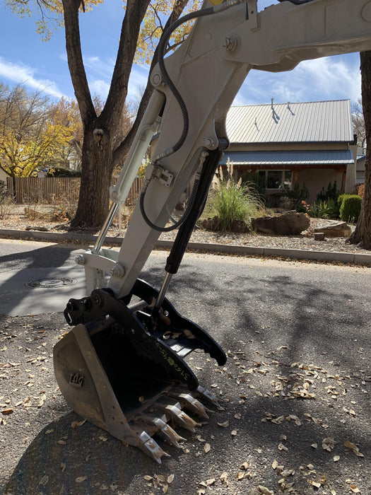 2021 TAKEUCHI TB235-2R