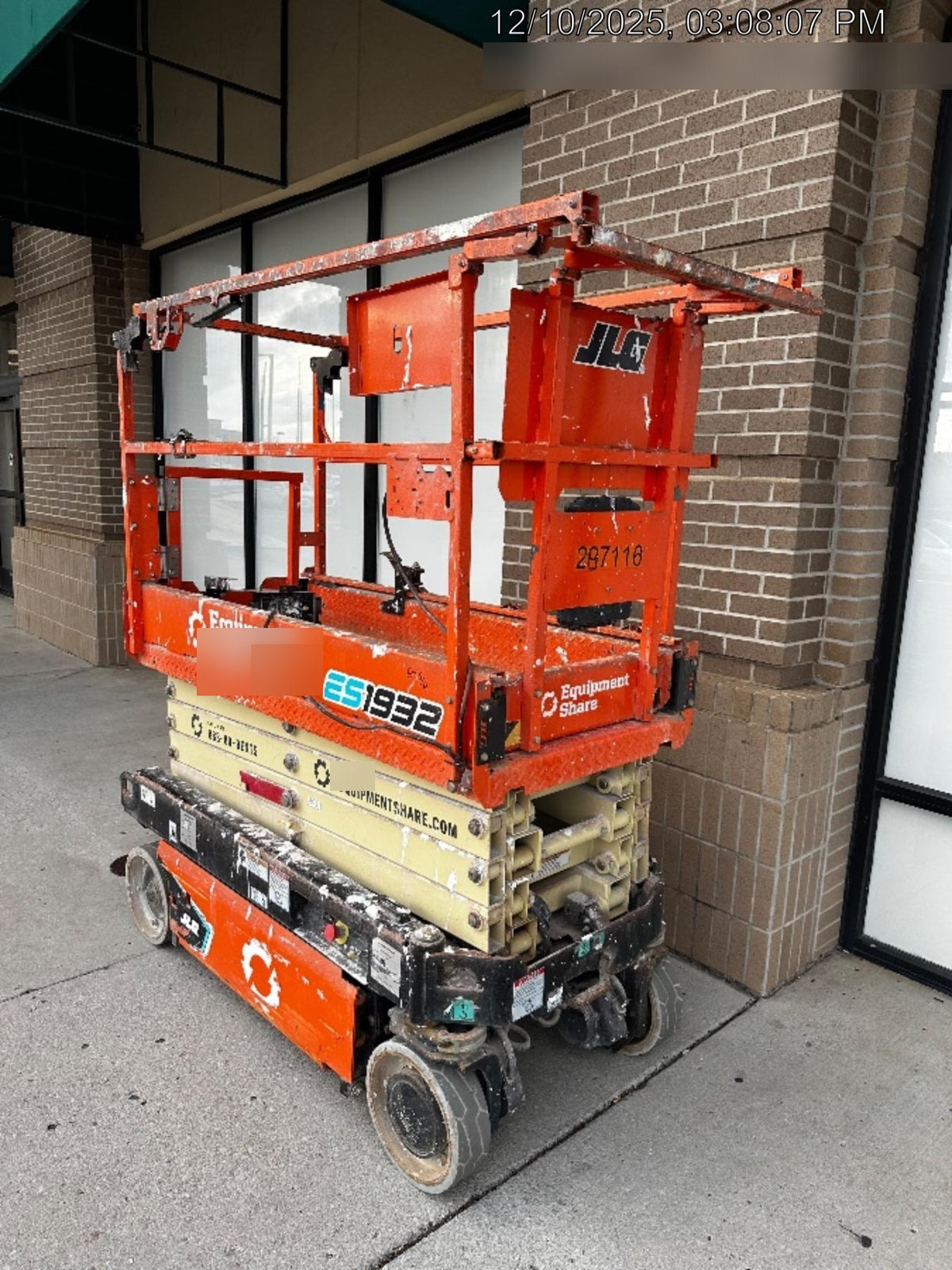 2023 JLG ES1932