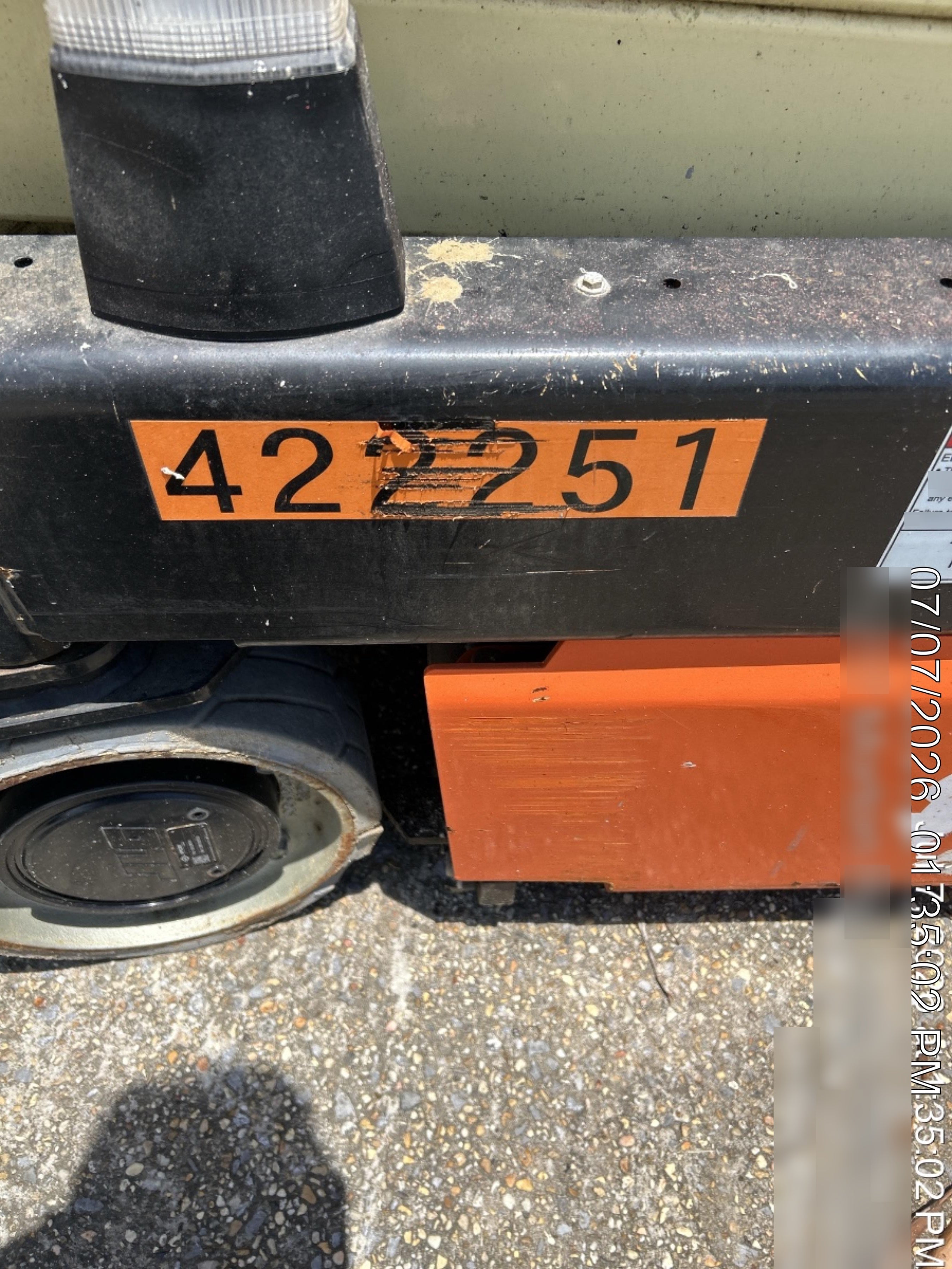 2024 JLG ES1932