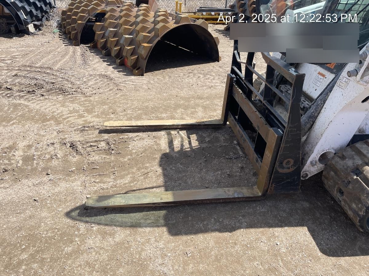 2022 ARROW MATERIAL HANDLING 60" Pallet Forks - Arrow