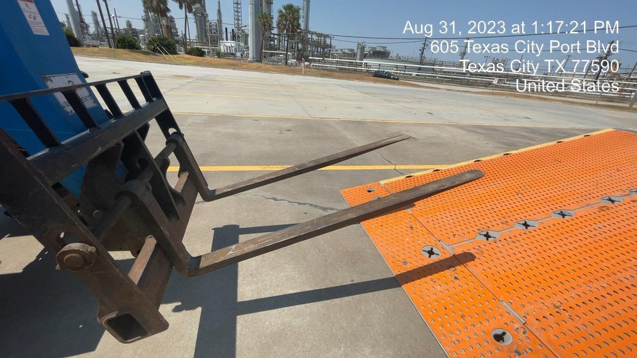 2017 Genie GTH-636 Genie GTH636, Solid RT Tires, T4F, worklights (LED, rear), Open ROPS