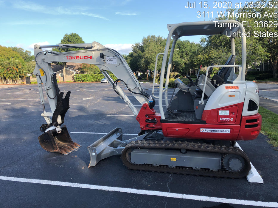 2020 TAKEUCHI TB235-2R