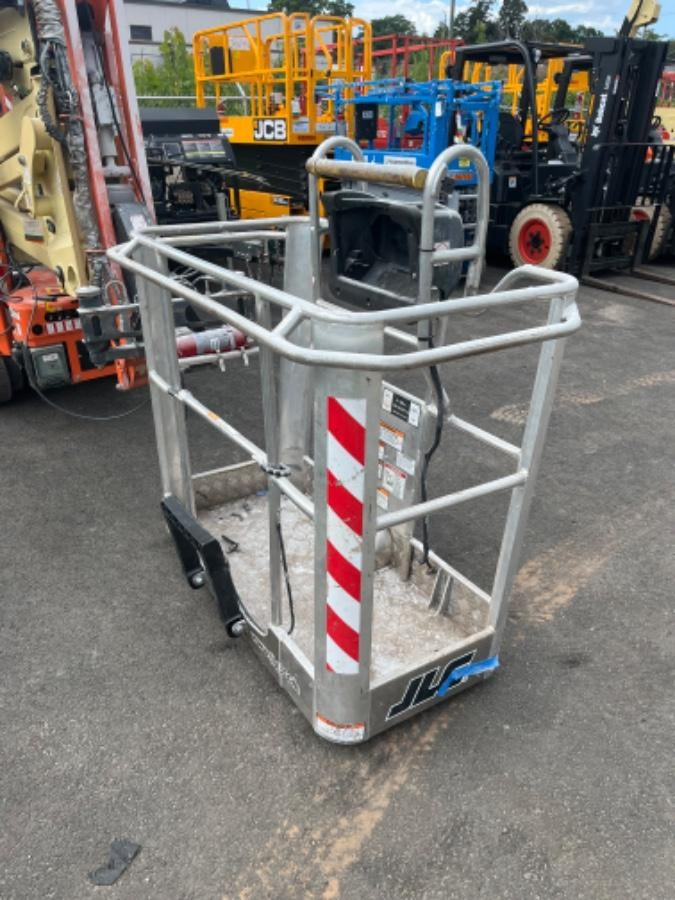 2021 JLG X600AJ