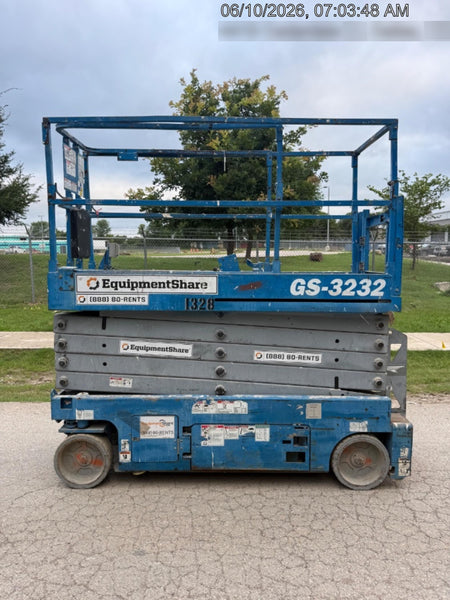 2016 Genie GS-3232 32' Narrow Scissor Lift