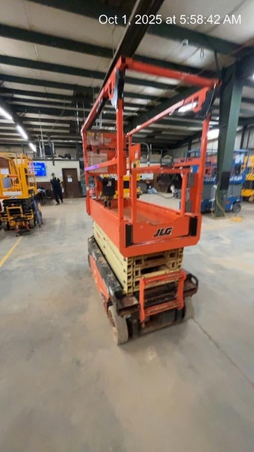 2022 JLG ES1932