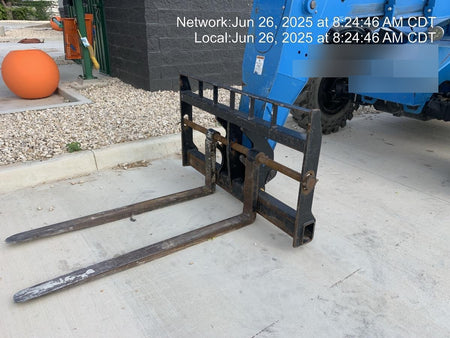 2018 Genie GTH-844 Genie GTH-844 w/Enclosed Cab w/HVAC, Work Lights, Solid Tires, Beacon, 60" Carriage and Forks