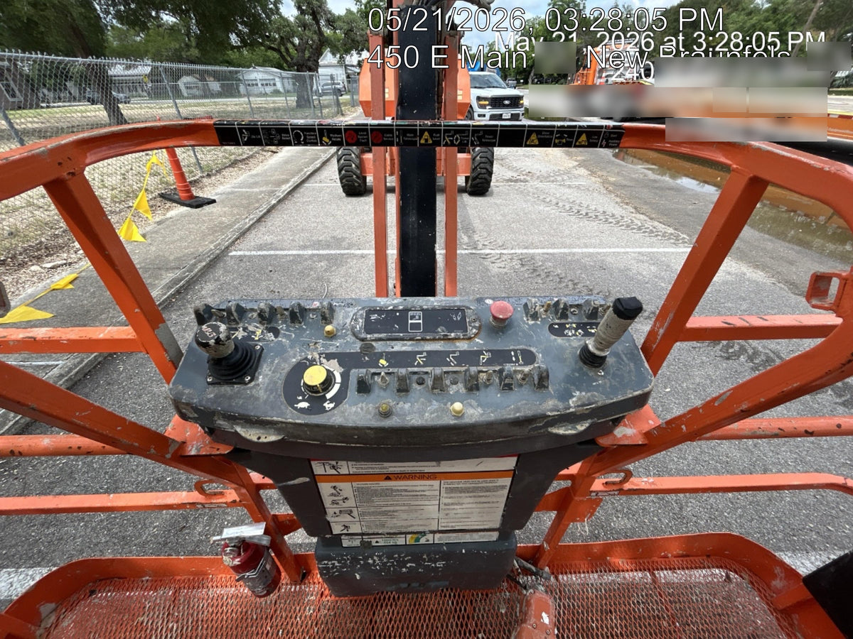 2016 JLG 660SJ