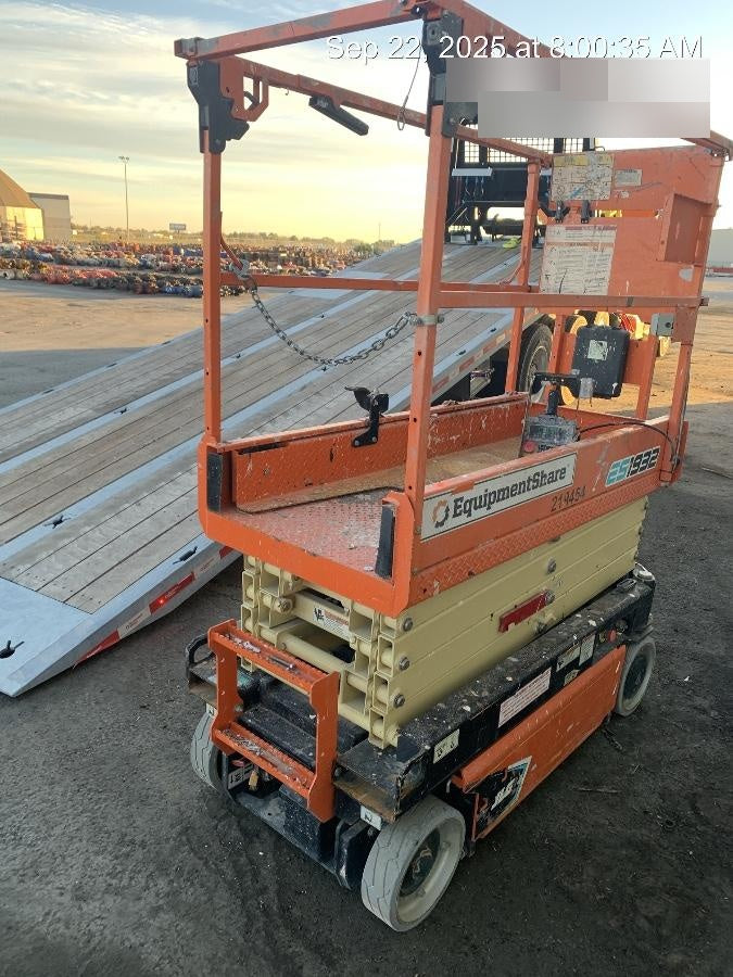 2022 JLG ES1932