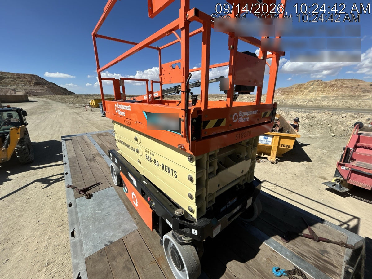 2025 JLG ES3246