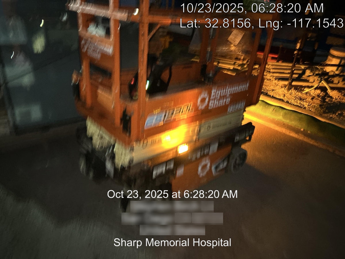 2022 JLG ES1330L
