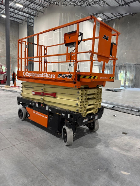 2022 JLG R4045