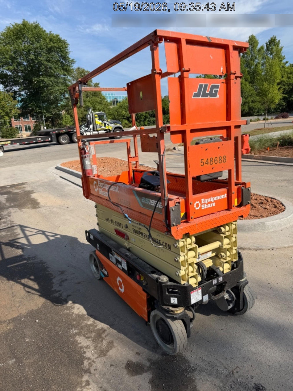 2025 JLG ES1932