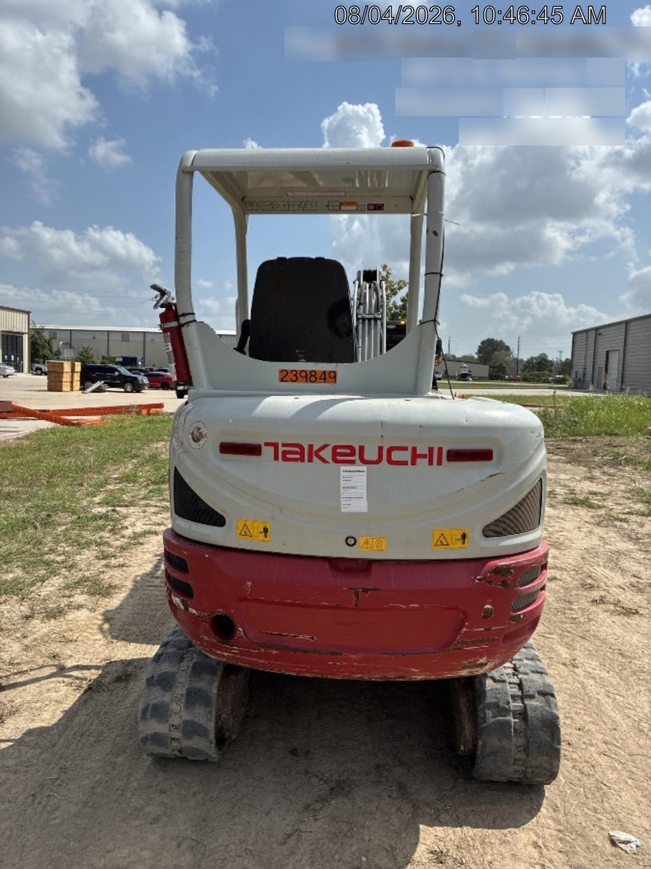 2022 TAKEUCHI TB235-2R