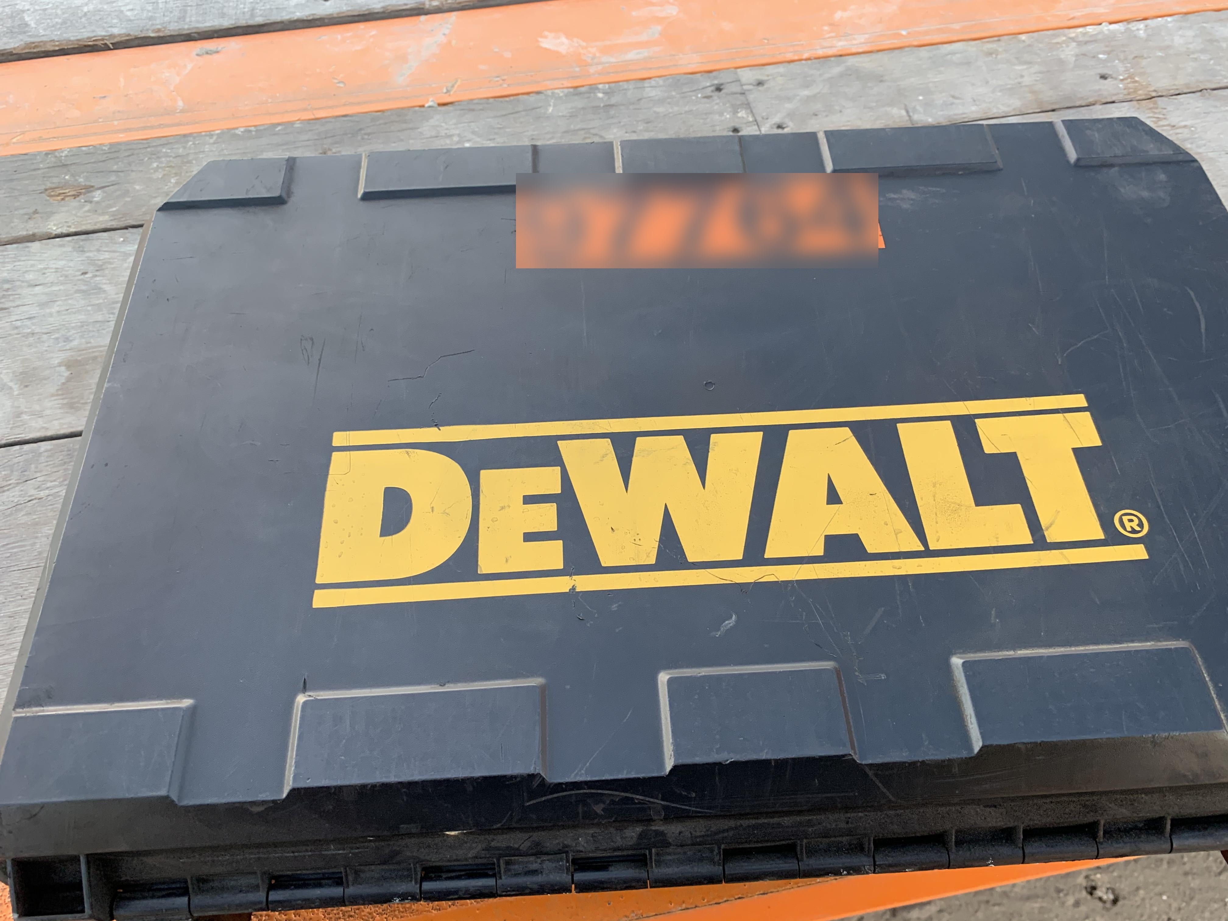2020 DEWALT D25604