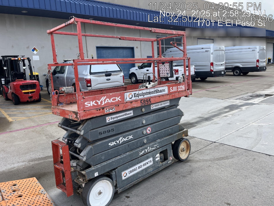 2017 Skyjack SJIII-3226 Skyjack SJ3226, Trojan Battery Set, Extended Warranty 5yr/5k hr