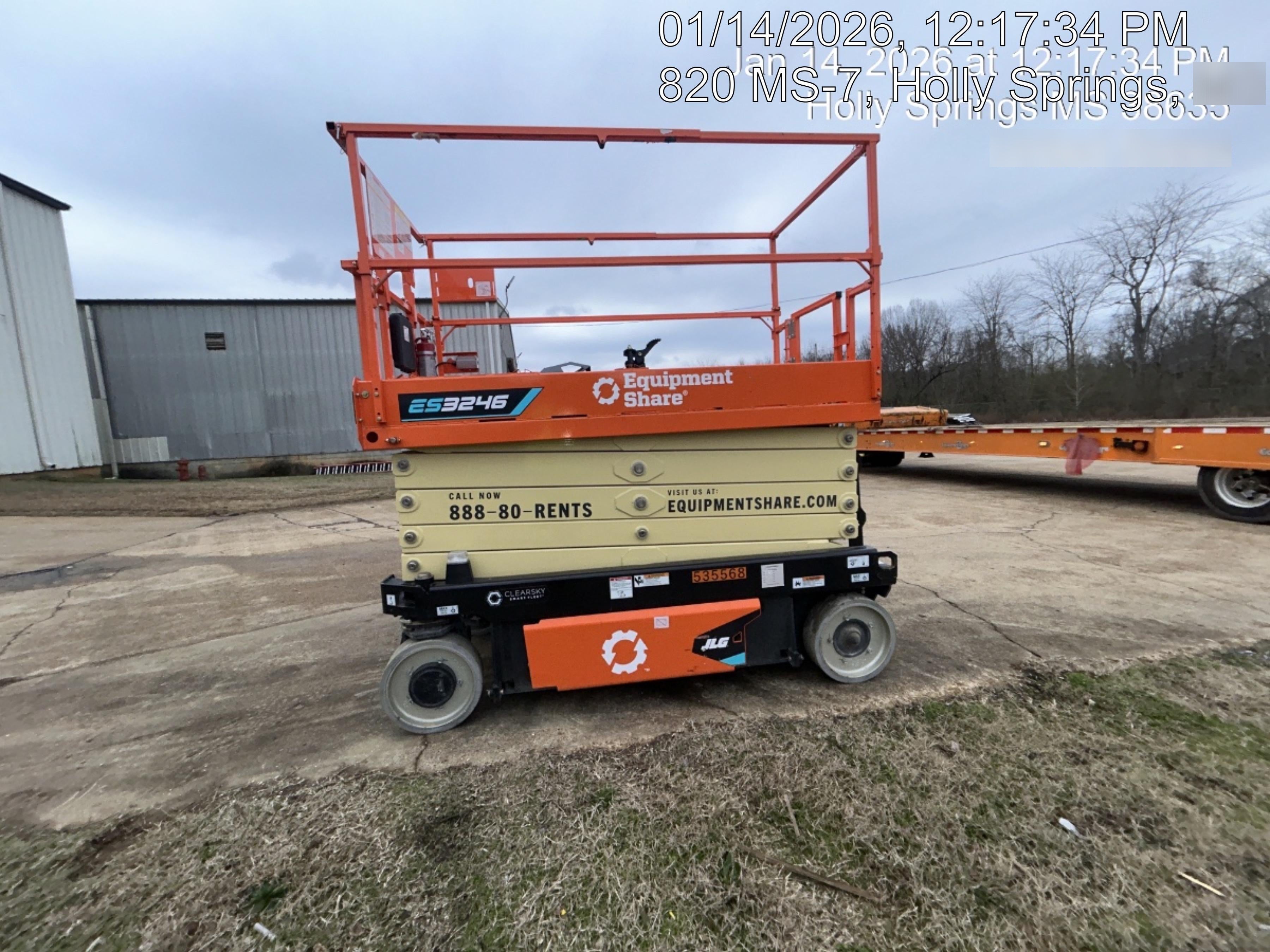 2025 JLG ES3246