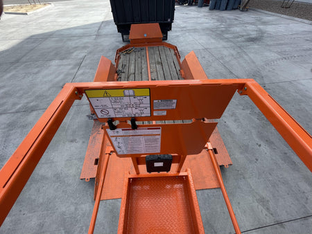 2022 JLG ES1932
