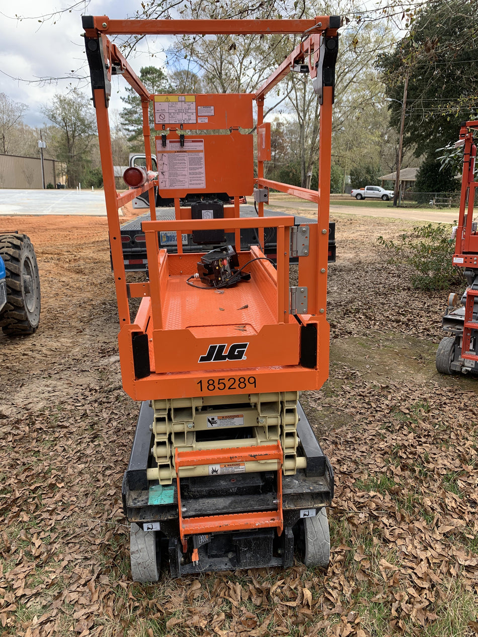 2021 JLG ES1932