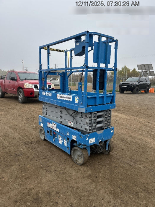 2020 Genie GS-1930 Solid Non Marking Tires, Beacon, Folding rails with half height swing gate, 800W Inverter