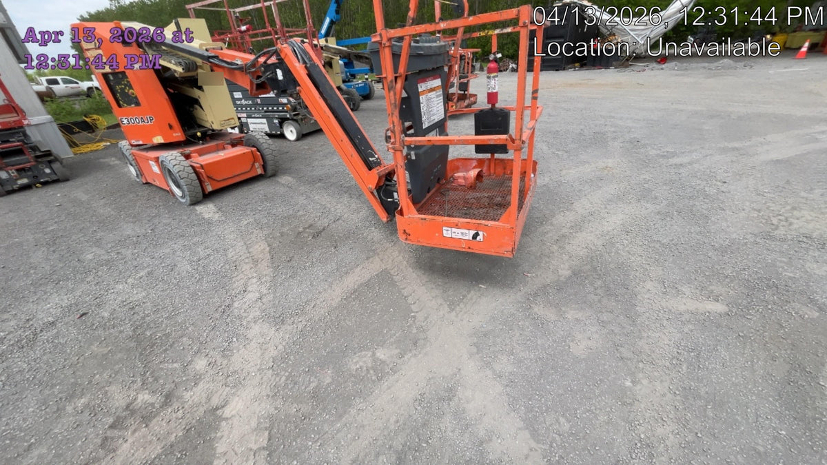 2019 JLG E300AJP