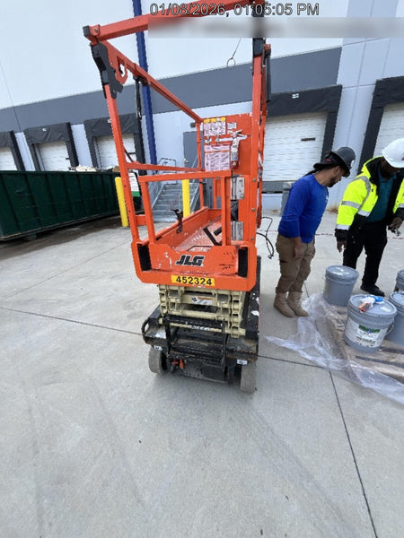 2024 JLG ES1932