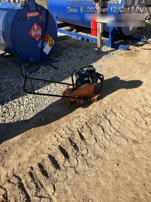 2022 Multiquip MVC88VTHW Plate Compactor, 20", w/Water Tank, Honda GX160