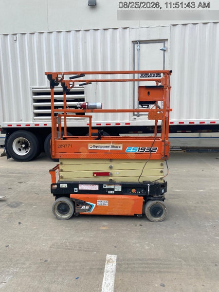 2022 JLG ES1932