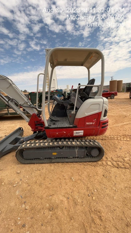 2023 TAKEUCHI TB235-2R