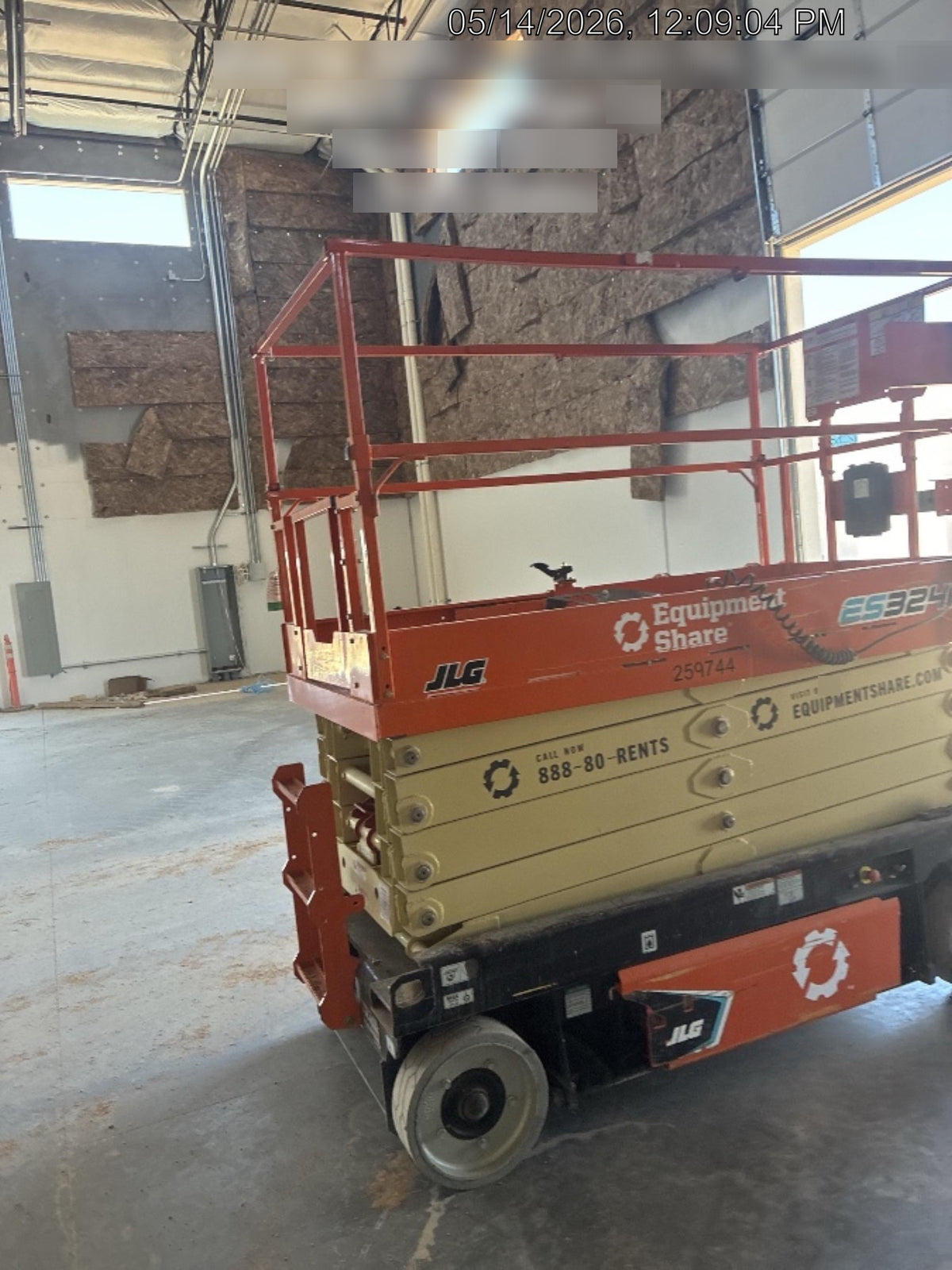 2022 JLG ES3246