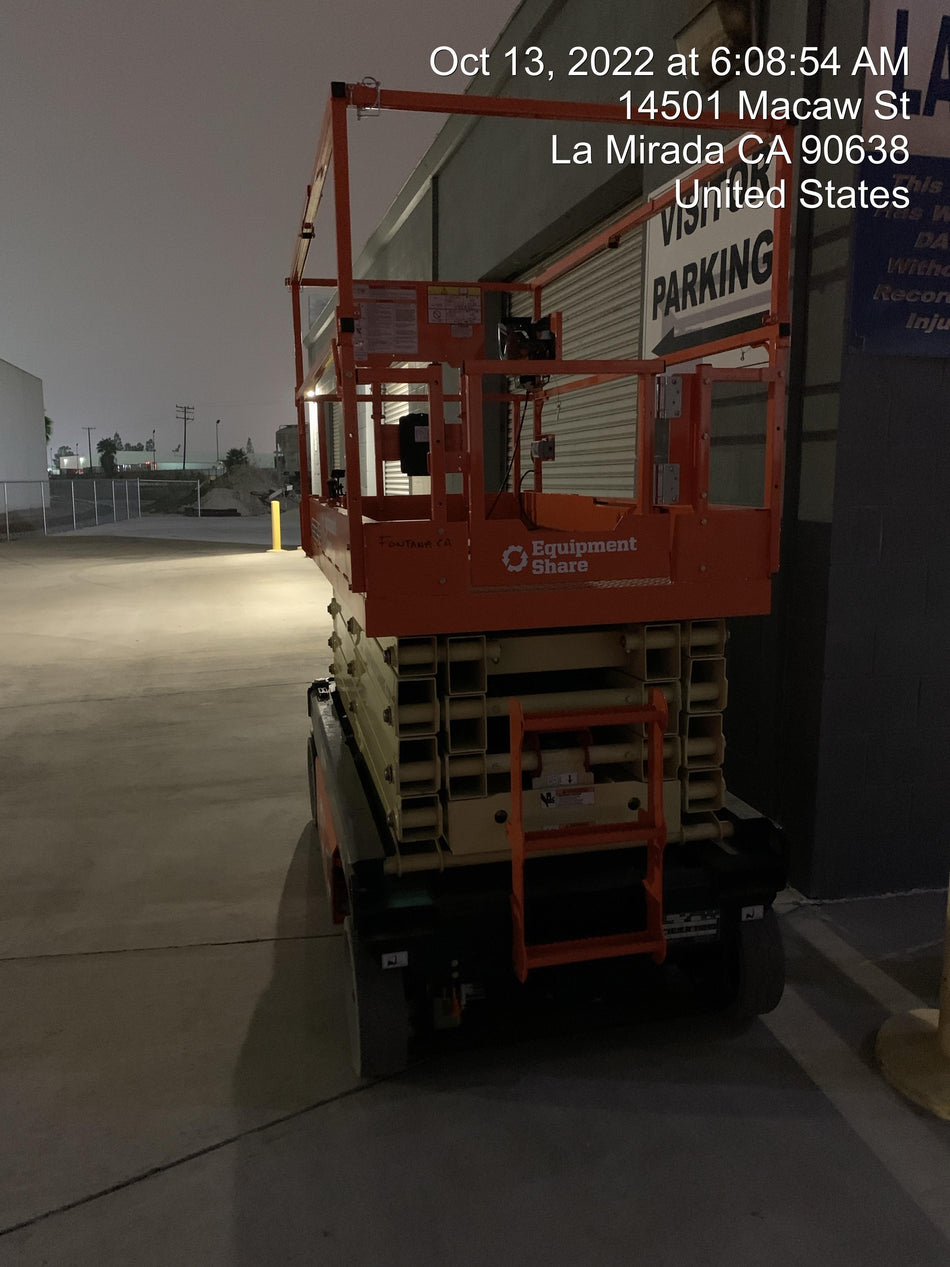 2022 JLG ES3246