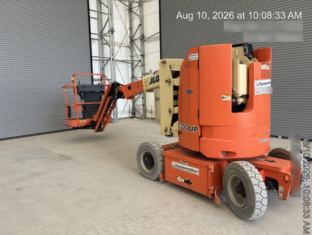 2019 JLG E300AJP
